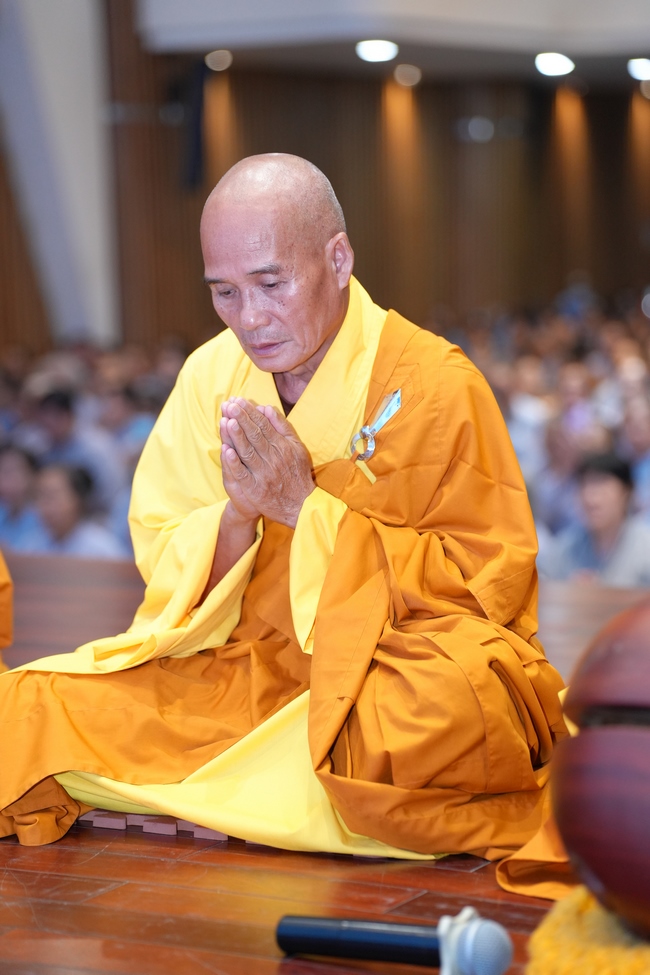 KHÓA TU NIỆM PHẬT MỘT NGÀY | CHÙA HOẰNG PHÁP.