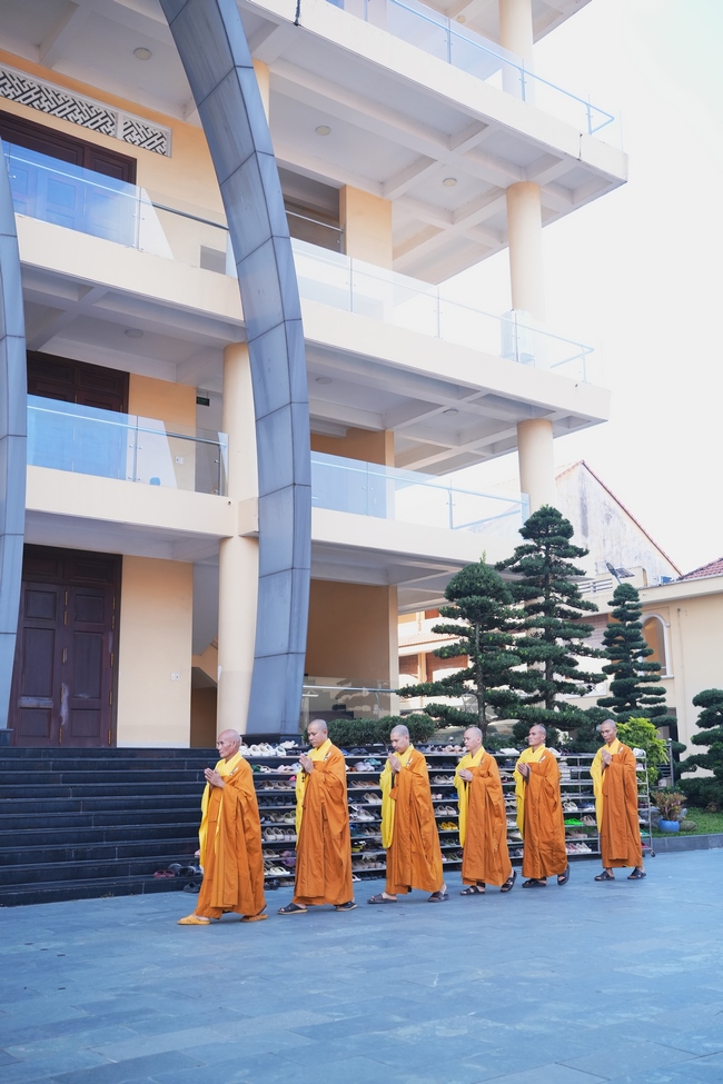 KHÓA TU NIỆM PHẬT MỘT NGÀY | CHÙA HOẰNG PHÁP.