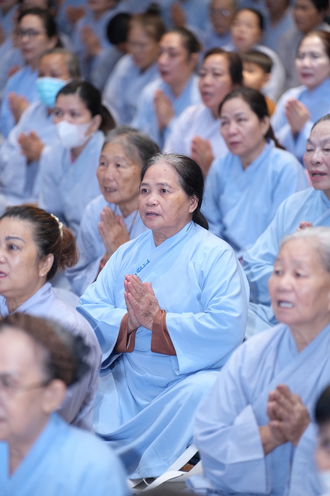 KHÓA TU NIỆM PHẬT MỘT NGÀY | CHÙA HOẰNG PHÁP.