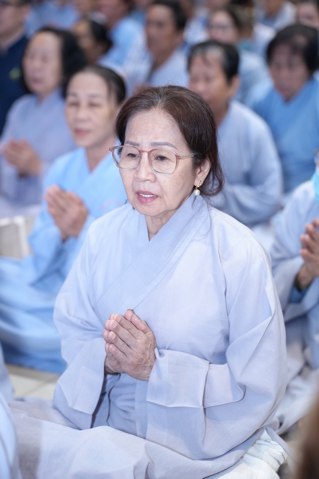KHÓA TU NIỆM PHẬT MỘT NGÀY | CHÙA HOẰNG PHÁP.