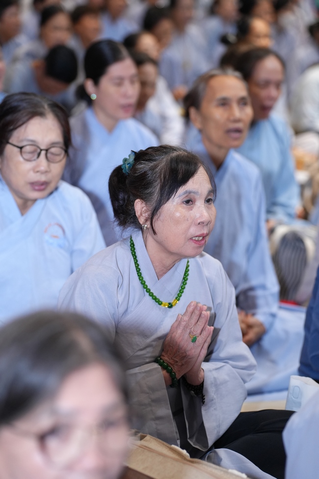 KHÓA TU NIỆM PHẬT MỘT NGÀY | CHÙA HOẰNG PHÁP.