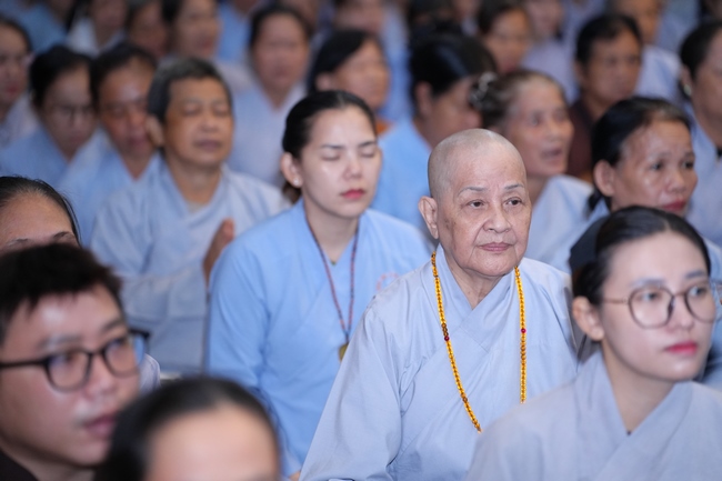 KHÓA TU NIỆM PHẬT MỘT NGÀY | CHÙA HOẰNG PHÁP.
