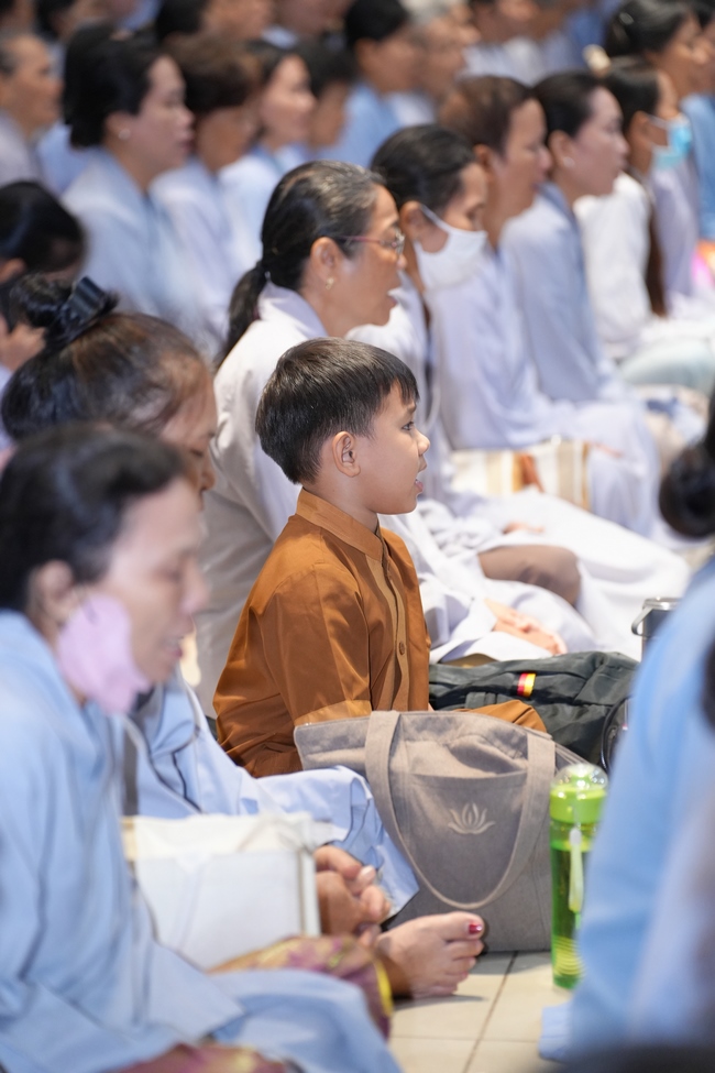 KHÓA TU NIỆM PHẬT MỘT NGÀY | CHÙA HOẰNG PHÁP.