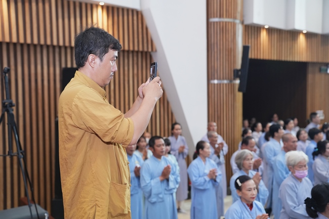 KHÓA TU NIỆM PHẬT MỘT NGÀY | CHÙA HOẰNG PHÁP.