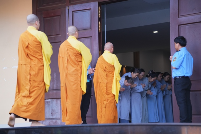 KHÓA TU NIỆM PHẬT MỘT NGÀY | CHÙA HOẰNG PHÁP.