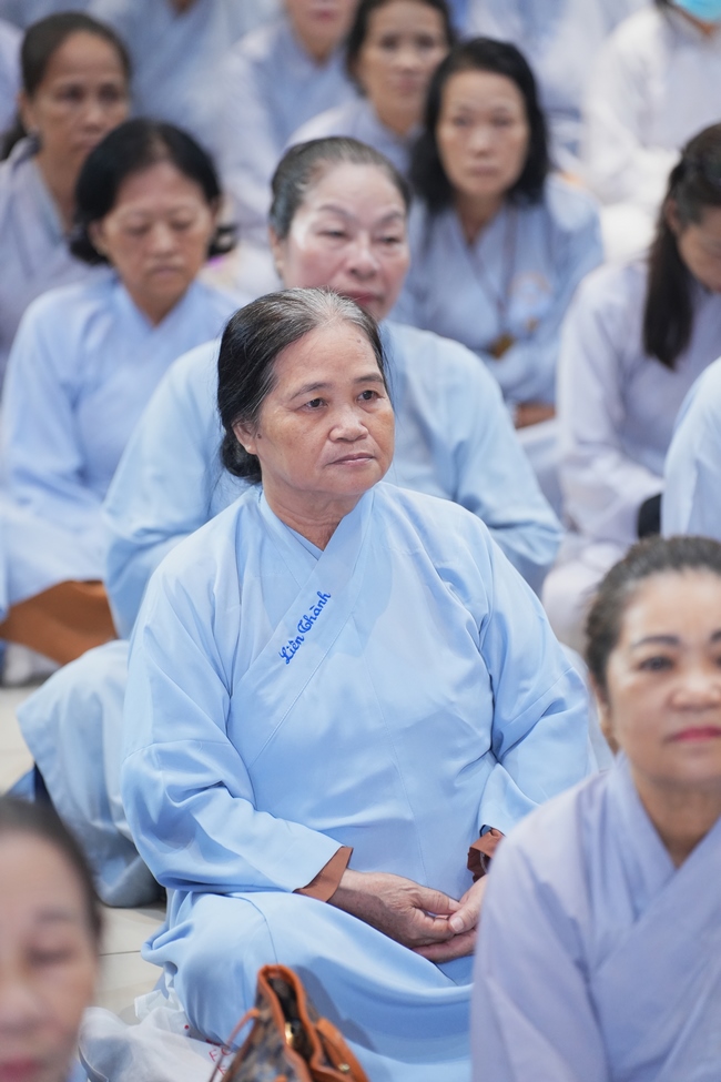 KHÓA TU NIỆM PHẬT MỘT NGÀY | CHÙA HOẰNG PHÁP.