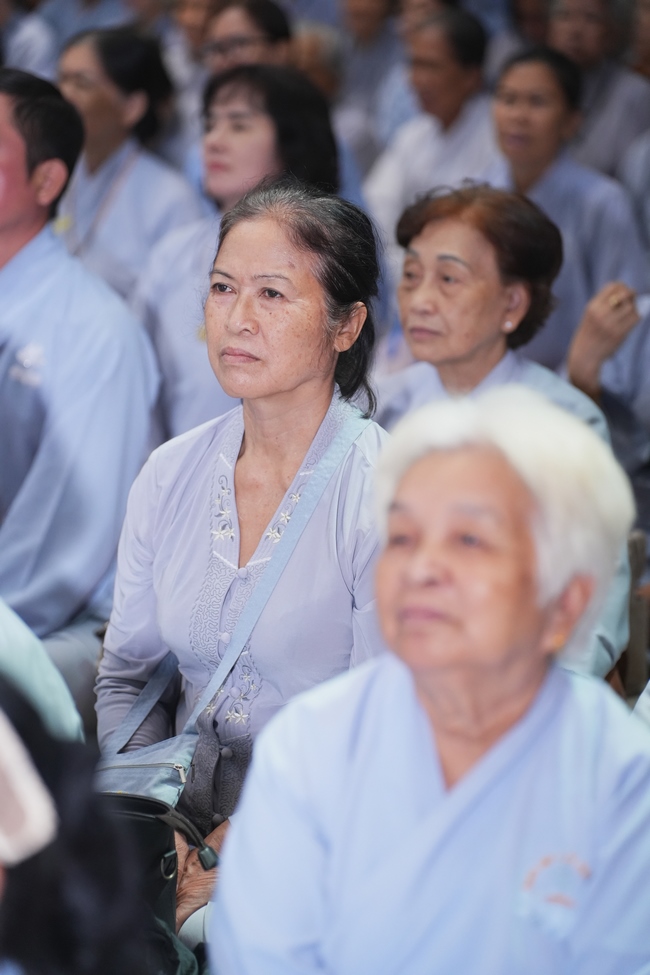 KHÓA TU NIỆM PHẬT MỘT NGÀY | CHÙA HOẰNG PHÁP.