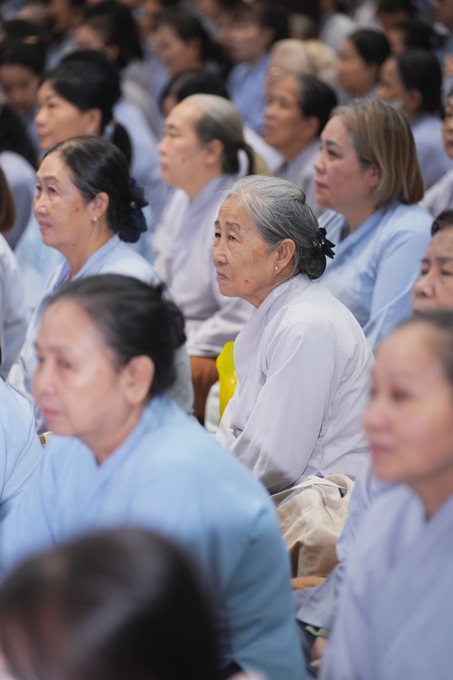 KHÓA TU NIỆM PHẬT MỘT NGÀY | CHÙA HOẰNG PHÁP.