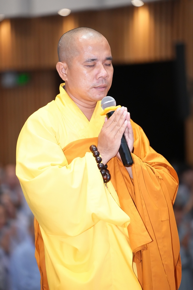 KHÓA TU NIỆM PHẬT MỘT NGÀY | CHÙA HOẰNG PHÁP.
