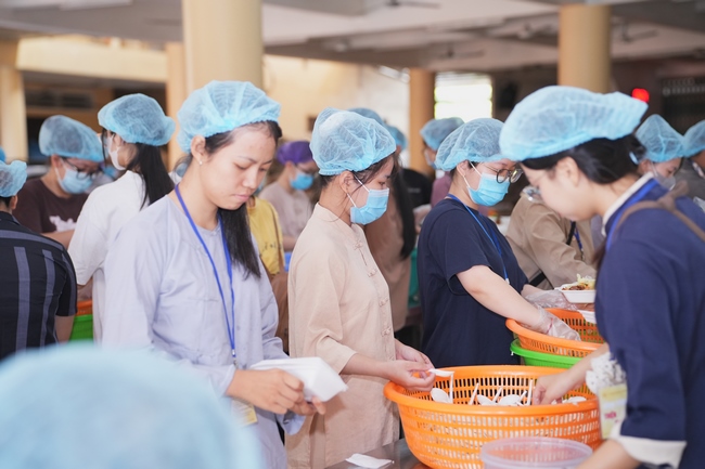 KHÓA TU NIỆM PHẬT MỘT NGÀY | CHÙA HOẰNG PHÁP.