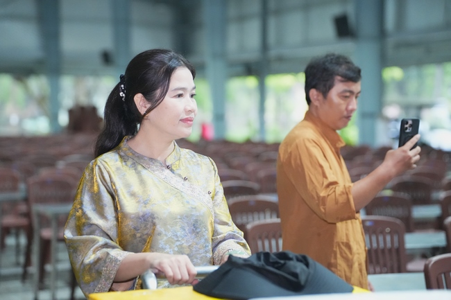 Gia đình Phật tử Liên Huệ, Liên Hương, Liên Thúy, Liên Vy phát tâm cúng dường 700 chai sữa chua và 700 hộp đậu hũ non Singapore đến Học viện Phật giáo Việt Nam tại TP. Hồ Chí Minh (cơ sở 2, xã Bình Lợi) và chùa Thanh Tâm.