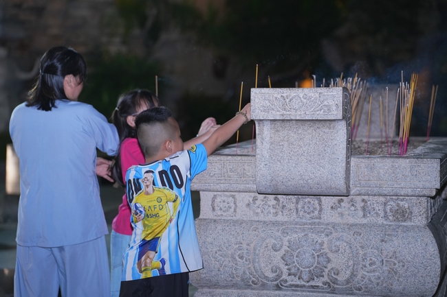 LỄ VÍA ĐỨC BỒ-TÁT QUÁN THẾ ÂM XUẤT GIA | CHÙA HOẰNG PHÁP.