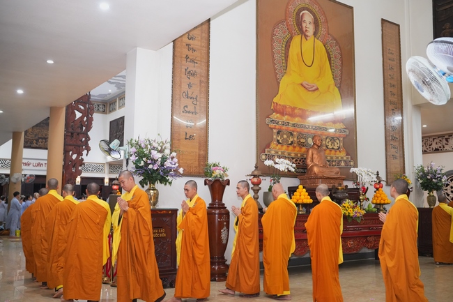 LỄ VÍA ĐỨC BỒ-TÁT QUÁN THẾ ÂM XUẤT GIA | CHÙA HOẰNG PHÁP.