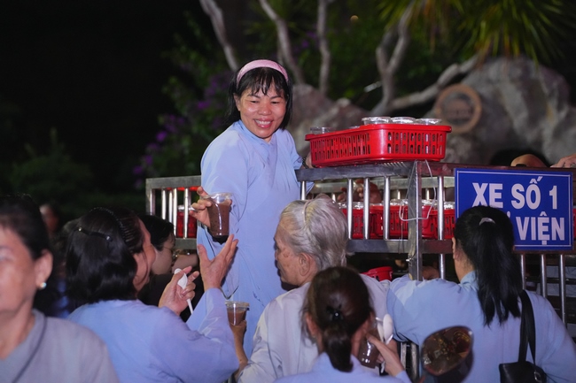 LỄ VÍA ĐỨC BỒ-TÁT QUÁN THẾ ÂM XUẤT GIA | CHÙA HOẰNG PHÁP.