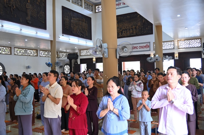 PHÓNG SINH TẠI BẾN PHÀ BÌNH MỸ.
