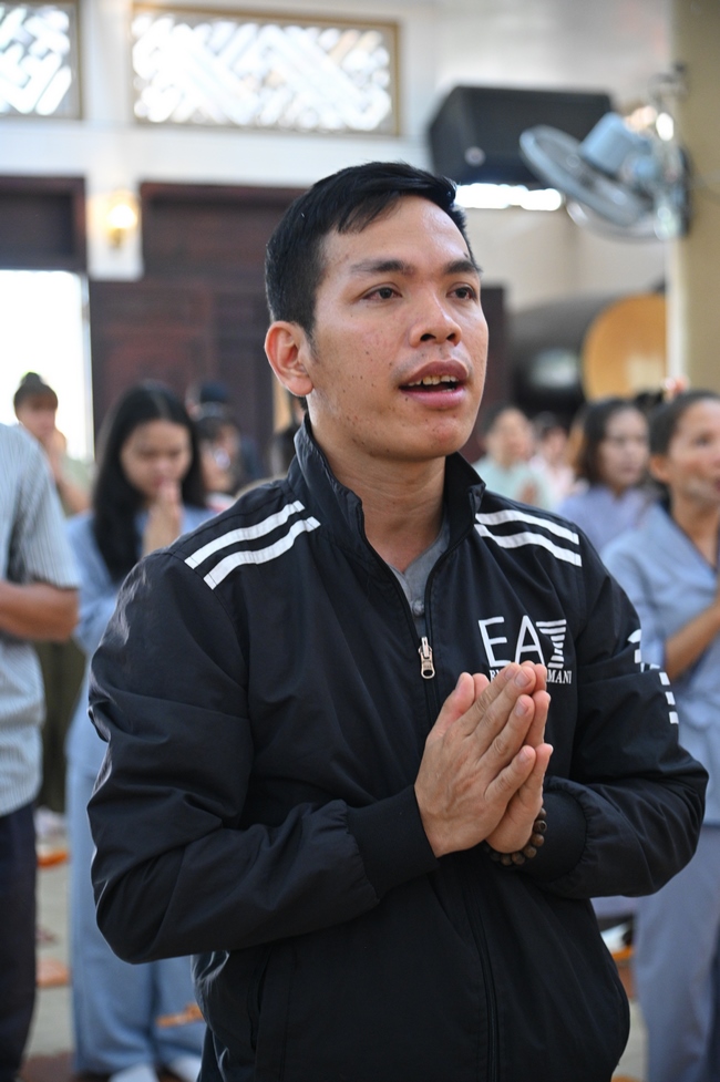 PHÓNG SINH TẠI BẾN PHÀ BÌNH MỸ.