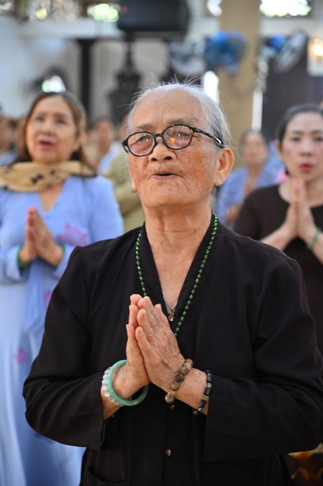 PHÓNG SINH TẠI BẾN PHÀ BÌNH MỸ.