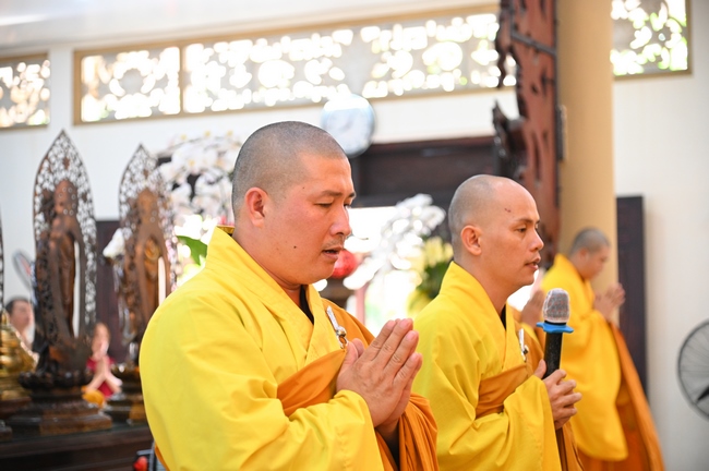 PHÓNG SINH TẠI BẾN PHÀ BÌNH MỸ.