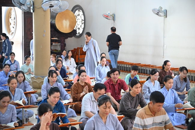 PHÓNG SINH TẠI BẾN PHÀ BÌNH MỸ.