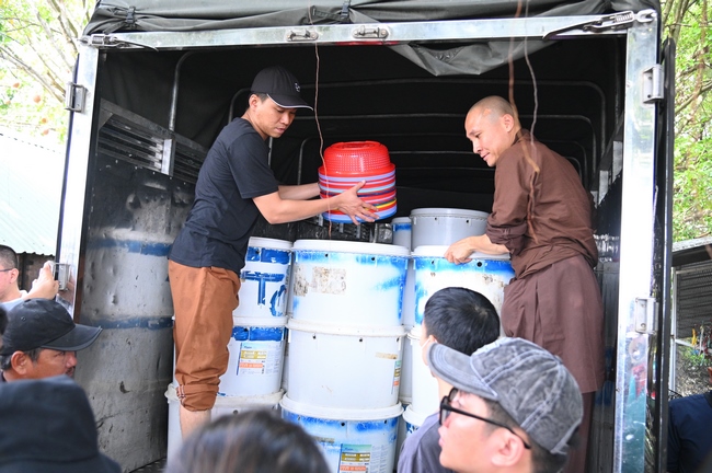 PHÓNG SINH TẠI BẾN PHÀ BÌNH MỸ.