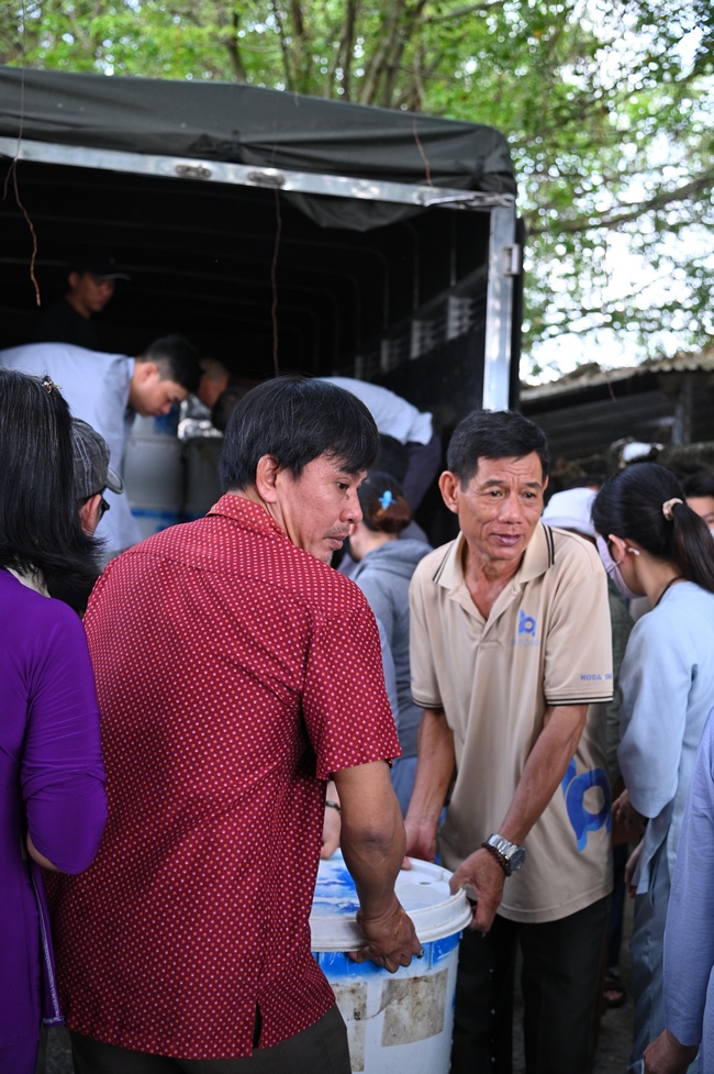 PHÓNG SINH TẠI BẾN PHÀ BÌNH MỸ.