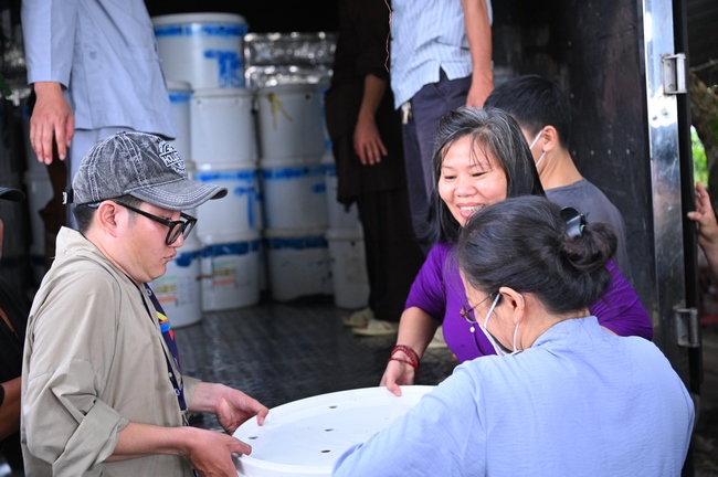 PHÓNG SINH TẠI BẾN PHÀ BÌNH MỸ.