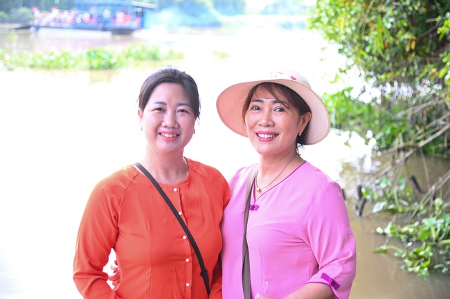 PHÓNG SINH TẠI BẾN PHÀ BÌNH MỸ.
