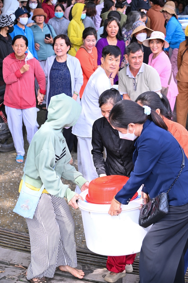 PHÓNG SINH TẠI BẾN PHÀ BÌNH MỸ.