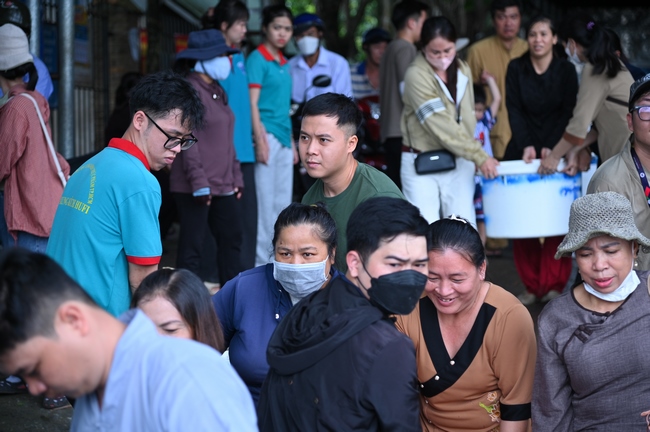 PHÓNG SINH TẠI BẾN PHÀ BÌNH MỸ.