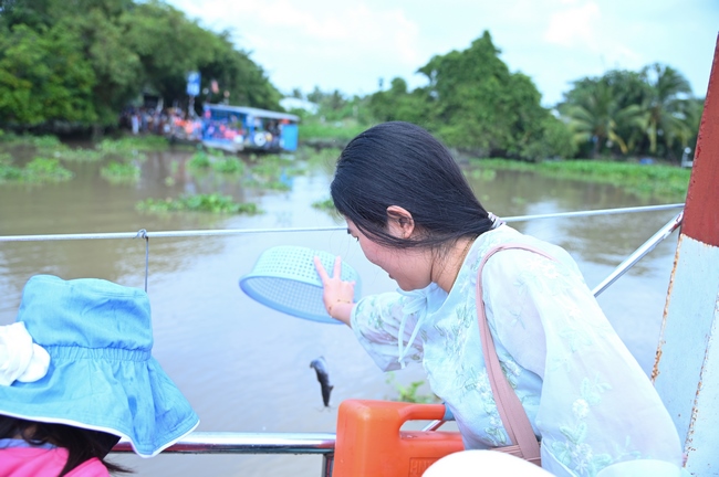 PHÓNG SINH TẠI BẾN PHÀ BÌNH MỸ.