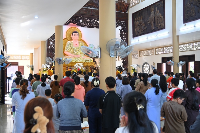 PHÓNG SINH TẠI BẾN PHÀ BÌNH MỸ.