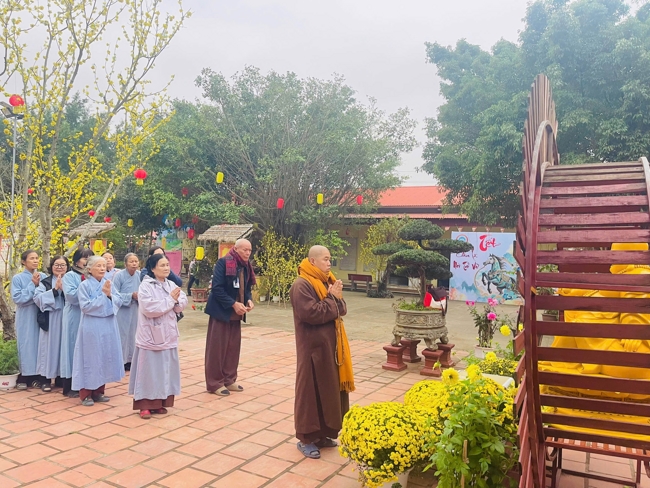 Chùa Đống Cao (Thanh Hóa) - Khoá tu cuối năm: Lễ tất niên và phát quà tết Bính Ngọ.