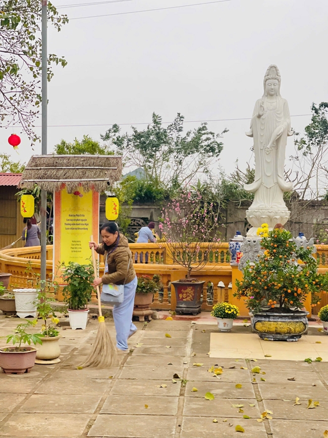 Chùa Đống Cao (Thanh Hóa) - Khoá tu cuối năm: Lễ tất niên và phát quà tết Bính Ngọ.