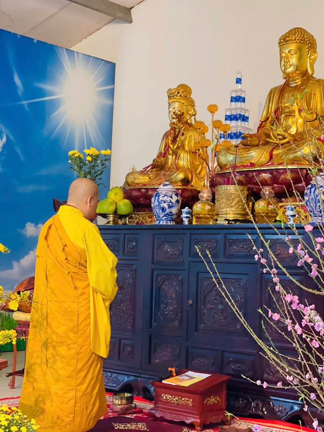 Chùa Đống Cao (Thanh Hóa) - Khoá tu cuối năm: Lễ tất niên và phát quà tết Bính Ngọ.