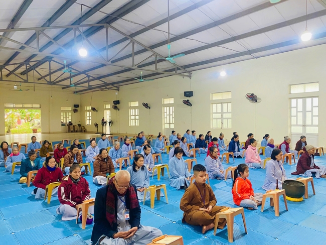 Chùa Đống Cao (Thanh Hóa) - Khoá tu cuối năm: Lễ tất niên và phát quà tết Bính Ngọ.