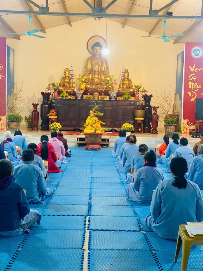 Chùa Đống Cao (Thanh Hóa) - Khoá tu cuối năm: Lễ tất niên và phát quà tết Bính Ngọ.