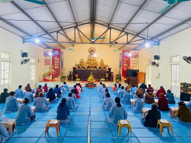 Chùa Đống Cao (Thanh Hóa) - Khoá tu cuối năm: Lễ tất niên và phát quà tết Bính Ngọ.