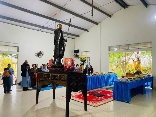 Chùa Đống Cao (Thanh Hóa) - Khoá tu cuối năm: Lễ tất niên và phát quà tết Bính Ngọ.