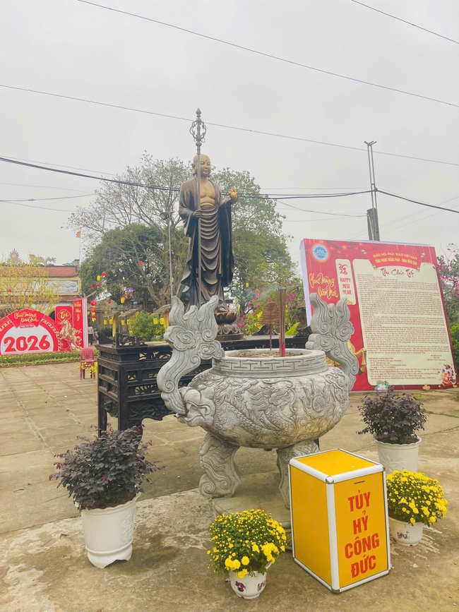 Chùa Đống Cao (Thanh Hóa) - Khoá tu cuối năm: Lễ tất niên và phát quà tết Bính Ngọ.