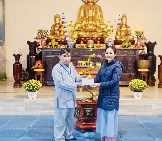 Chùa Đống Cao (Thanh Hóa) - Khoá tu cuối năm: Lễ tất niên và phát quà tết Bính Ngọ.