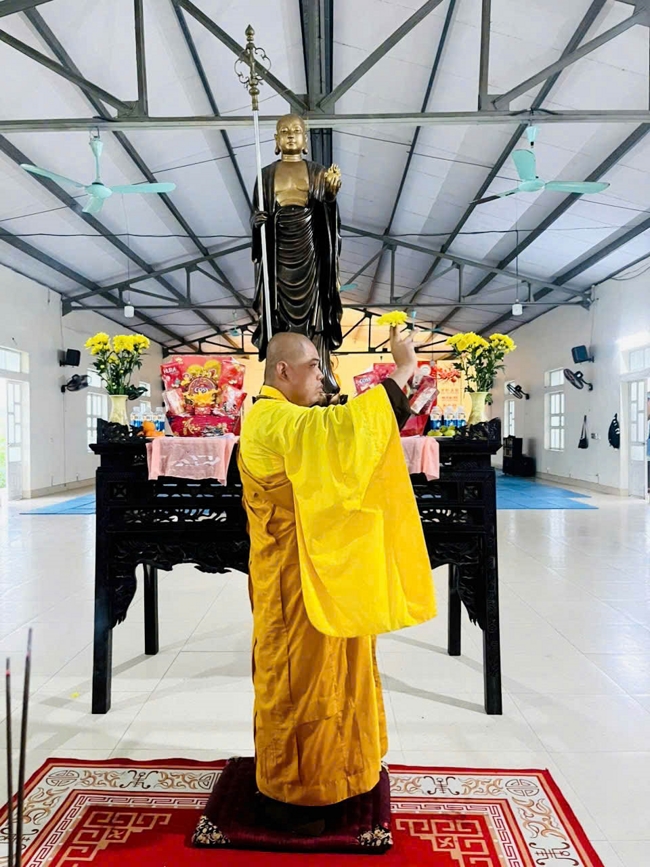 Chùa Đống Cao (Thanh Hóa) - Khoá tu cuối năm: Lễ tất niên và phát quà tết Bính Ngọ.