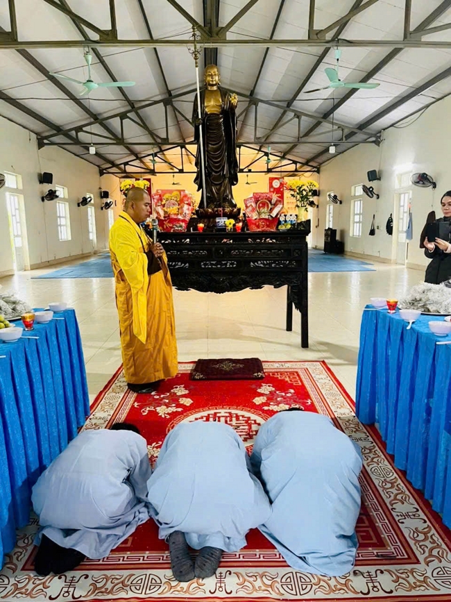 Chùa Đống Cao (Thanh Hóa) - Khoá tu cuối năm: Lễ tất niên và phát quà tết Bính Ngọ.