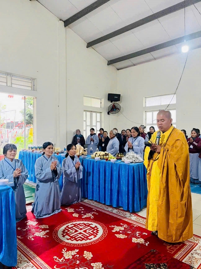 Chùa Đống Cao (Thanh Hóa) - Khoá tu cuối năm: Lễ tất niên và phát quà tết Bính Ngọ.