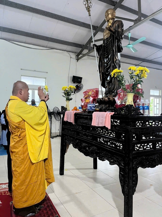 Chùa Đống Cao (Thanh Hóa) - Khoá tu cuối năm: Lễ tất niên và phát quà tết Bính Ngọ.