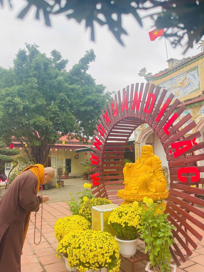 Chùa Đống Cao (Thanh Hóa) - Khoá tu cuối năm: Lễ tất niên và phát quà tết Bính Ngọ.