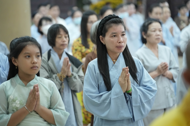 Khai bút đầu xuân và lễ Giao Thừa mừng Xuân Bính Ngọ 2026 - Chùa Hoằng Pháp