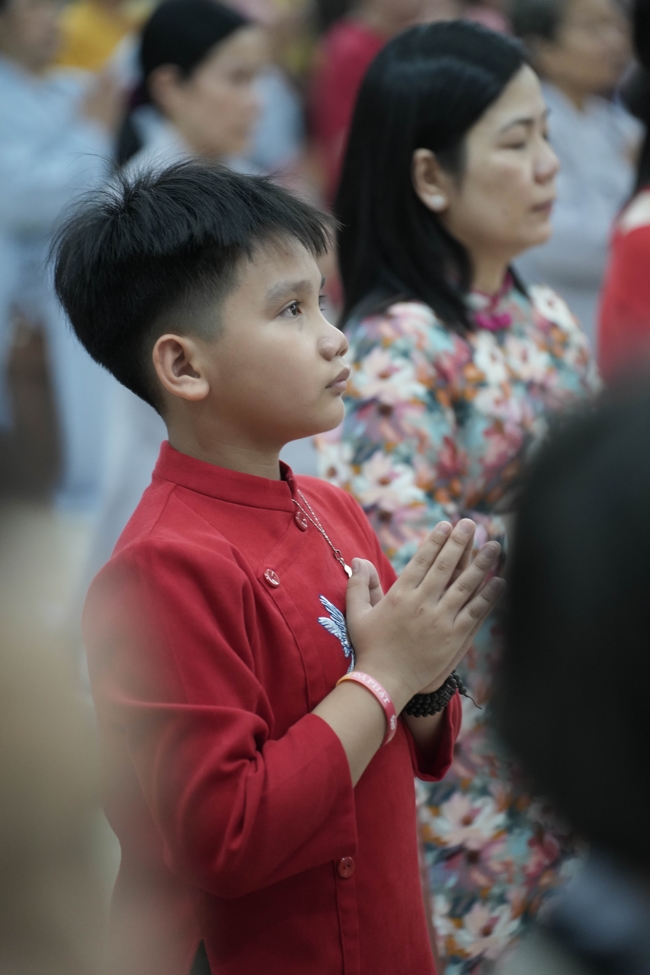 Khai bút đầu xuân và lễ Giao Thừa mừng Xuân Bính Ngọ 2026 - Chùa Hoằng Pháp