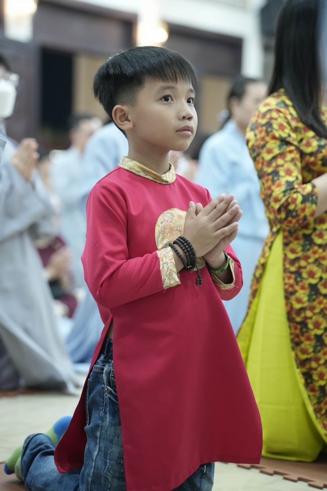 Khai bút đầu xuân và lễ Giao Thừa mừng Xuân Bính Ngọ 2026 - Chùa Hoằng Pháp