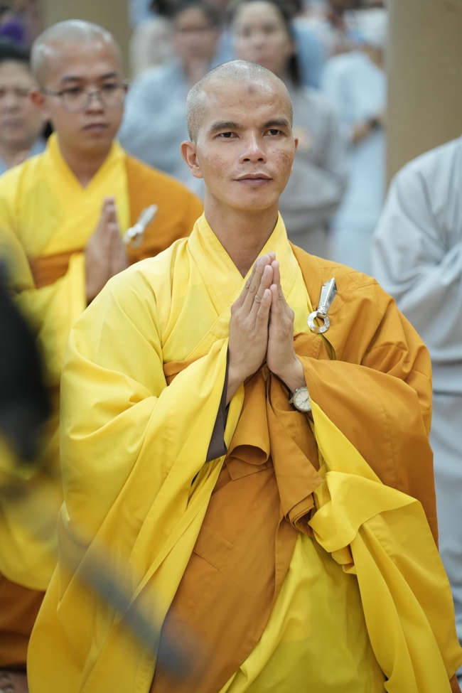 Khai bút đầu xuân và lễ Giao Thừa mừng Xuân Bính Ngọ 2026 - Chùa Hoằng Pháp