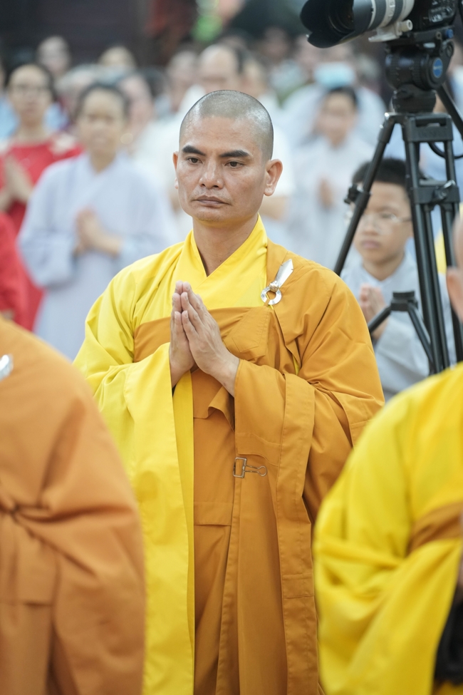 Khai bút đầu xuân và lễ Giao Thừa mừng Xuân Bính Ngọ 2026 - Chùa Hoằng Pháp